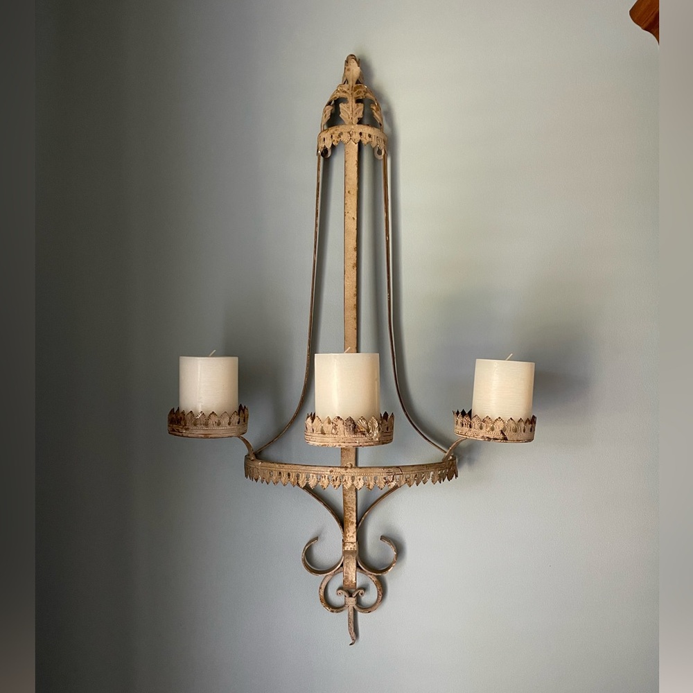 Beautiful vintage look wall sconce